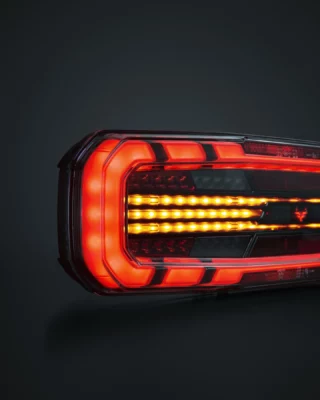 FIVE FUNCTION TAIL LIGHT 🖐   If you’re looking to invest in a durable and sustainable five-function tail light, this is the one. The Freedom Dark tail light features a tail, reverse, indicator, fog, and brake light. It boasts a sturdy yet stylish dark design, crafted for both durability and good looks.   🔎  FREEDOM DARK Truck (Part.No. 900051-52)  🔎  FREEDOM DARK Trailer (Part.No. 900053-54) 
#strandslightingdivision #feelthepassion #strands #led #drivinglight #positionlight #warninglight #onlywayistrucking #onlywayisdutch #oldskoolclub #goinstyle #volvotrucks #trucklife #volvo #scania #scaniatrucks #truckspotter #v8 #v8power #volvotürkiye #scaniatürkiye #hollandstyle